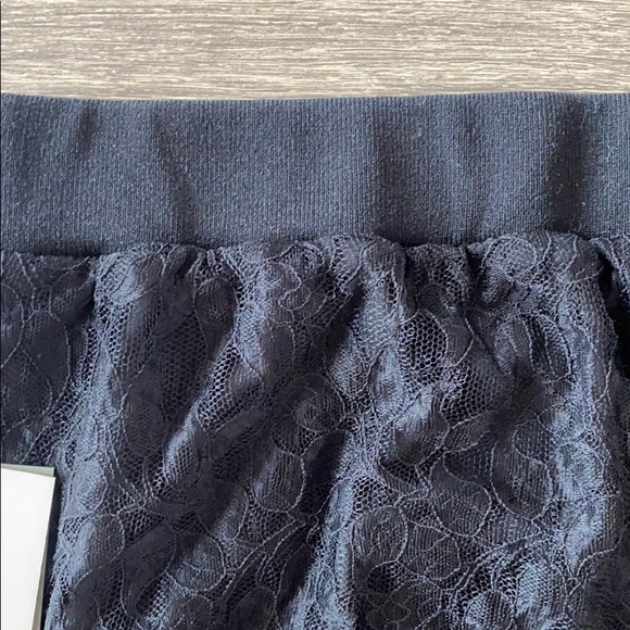 Aritzia Little Moon black lace skirt....absolutely stunning 😍 - Picture 3 of 6